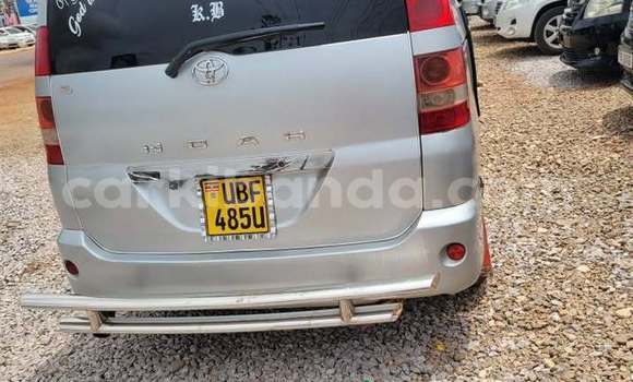 Gura Yakoze Toyota Noah Other Imodoka i Kampala mu Uganda Gura Yakoze Toyota Noah Other Imodoka i Kampala mu Uganda