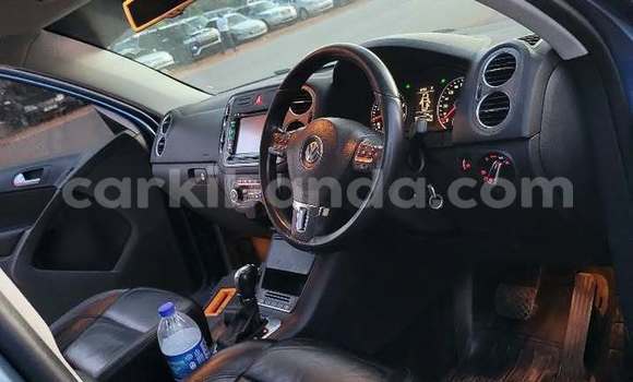 Gura Yakoze Volkswagen Tiguan Blue Imodoka i Kampala mu Uganda Gura Yakoze Volkswagen Tiguan Blue Imodoka i Kampala mu Uganda