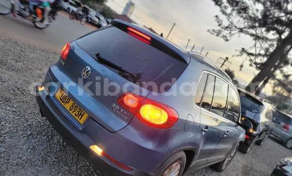Gura Yakoze Volkswagen Tiguan Blue Imodoka i Kampala mu Uganda Gura Yakoze Volkswagen Tiguan Blue Imodoka i Kampala mu Uganda