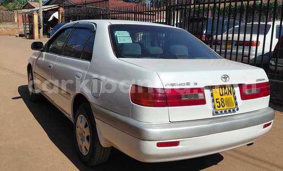 Nunua Ilio tumika Toyota Premio Nyeupe Gari ndani ya Kampala nchini Uganda Nunua Ilio tumika Toyota Premio Nyeupe Gari ndani ya Kampala nchini Uganda