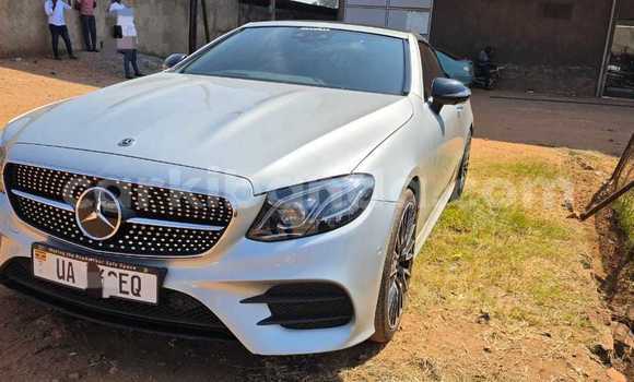 Nunua Mpya Mercedes-Benz E-Classe Fedha Gari ndani ya Kampala nchini Uganda Nunua Mpya Mercedes-Benz E-Classe Fedha Gari ndani ya Kampala nchini Uganda