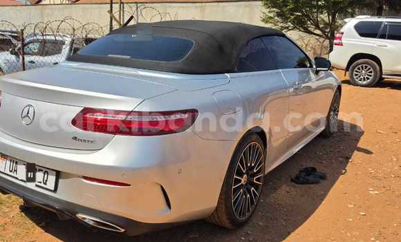 Nunua Mpya Mercedes-Benz E-Classe Fedha Gari ndani ya Kampala nchini Uganda Nunua Mpya Mercedes-Benz E-Classe Fedha Gari ndani ya Kampala nchini Uganda