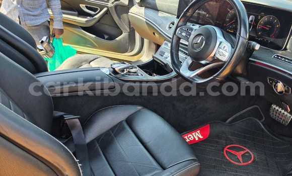 Nunua Mpya Mercedes-Benz E-Classe Fedha Gari ndani ya Kampala nchini Uganda Nunua Mpya Mercedes-Benz E-Classe Fedha Gari ndani ya Kampala nchini Uganda