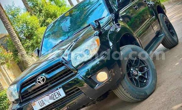 Nunua Mpya Toyota Surf Nyeusi Gari ndani ya Kampala nchini Uganda Nunua Mpya Toyota Surf Nyeusi Gari ndani ya Kampala nchini Uganda