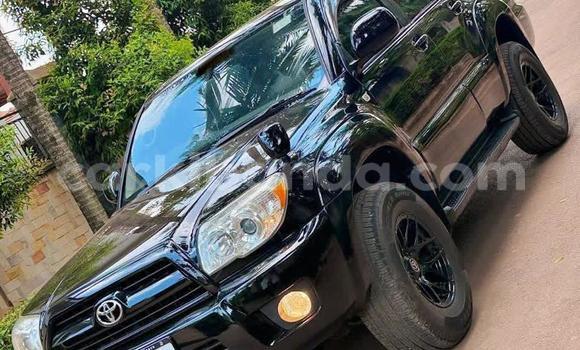 Nunua Mpya Toyota Surf Nyeusi Gari ndani ya Kampala nchini Uganda Nunua Mpya Toyota Surf Nyeusi Gari ndani ya Kampala nchini Uganda