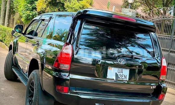 Nunua Mpya Toyota Surf Nyeusi Gari ndani ya Kampala nchini Uganda Nunua Mpya Toyota Surf Nyeusi Gari ndani ya Kampala nchini Uganda
