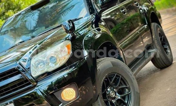 Nunua Mpya Toyota Surf Nyeusi Gari ndani ya Kampala nchini Uganda Nunua Mpya Toyota Surf Nyeusi Gari ndani ya Kampala nchini Uganda