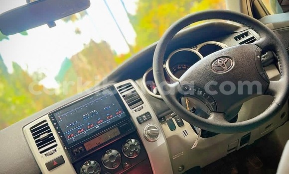 Nunua Mpya Toyota Surf Nyeusi Gari ndani ya Kampala nchini Uganda Nunua Mpya Toyota Surf Nyeusi Gari ndani ya Kampala nchini Uganda