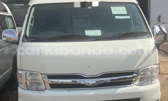 Gura Nshya Toyota Hiace White Imodoka i Kampala mu Uganda Gura Nshya Toyota Hiace White Imodoka i Kampala mu Uganda