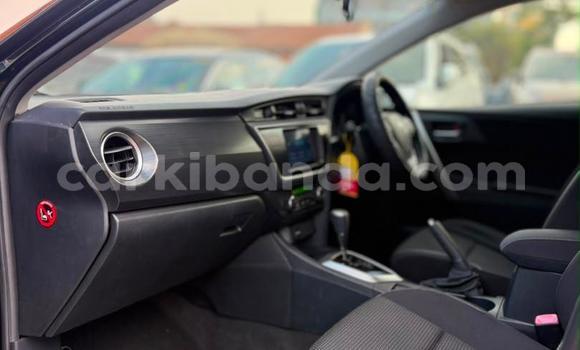 Nunua Mpya Toyota Auris Nyeusi Gari ndani ya Kampala nchini Uganda Nunua Mpya Toyota Auris Nyeusi Gari ndani ya Kampala nchini Uganda