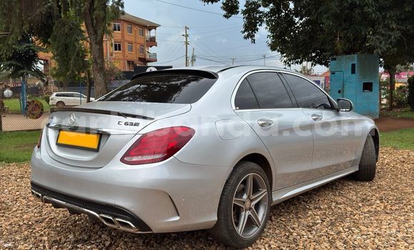 Nunua Ilio tumika Mercedes-Benz C-Classe Fedha Gari ndani ya Kampala nchini Uganda Nunua Ilio tumika Mercedes-Benz C-Classe Fedha Gari ndani ya Kampala nchini Uganda