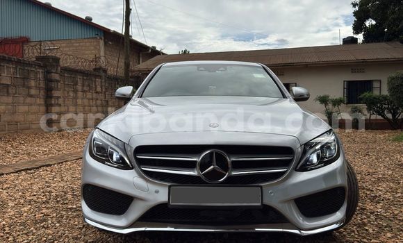 Nunua Ilio tumika Mercedes-Benz C-Classe Fedha Gari ndani ya Kampala nchini Uganda Nunua Ilio tumika Mercedes-Benz C-Classe Fedha Gari ndani ya Kampala nchini Uganda