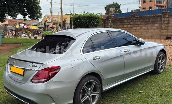Nunua Ilio tumika Mercedes-Benz C-Classe Fedha Gari ndani ya Kampala nchini Uganda Nunua Ilio tumika Mercedes-Benz C-Classe Fedha Gari ndani ya Kampala nchini Uganda