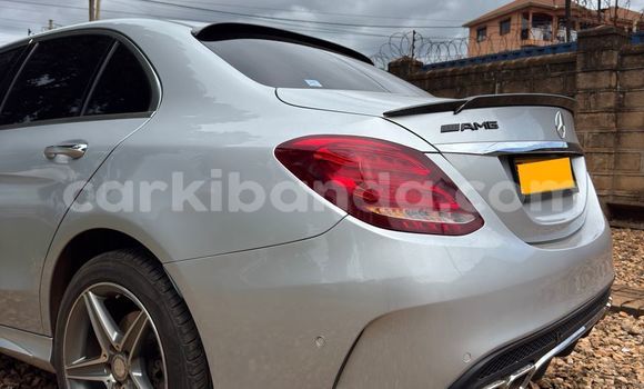 Nunua Ilio tumika Mercedes-Benz C-Classe Fedha Gari ndani ya Kampala nchini Uganda Nunua Ilio tumika Mercedes-Benz C-Classe Fedha Gari ndani ya Kampala nchini Uganda