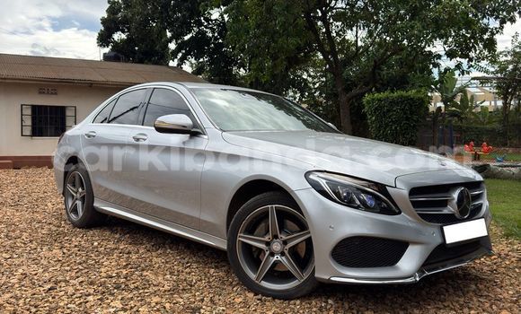 Nunua Ilio tumika Mercedes-Benz C-Classe Fedha Gari ndani ya Kampala nchini Uganda Nunua Ilio tumika Mercedes-Benz C-Classe Fedha Gari ndani ya Kampala nchini Uganda