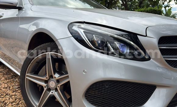 Nunua Ilio tumika Mercedes-Benz C-Classe Fedha Gari ndani ya Kampala nchini Uganda Nunua Ilio tumika Mercedes-Benz C-Classe Fedha Gari ndani ya Kampala nchini Uganda