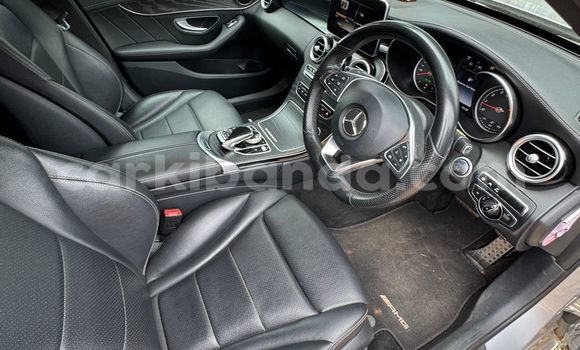 Nunua Ilio tumika Mercedes-Benz C-Classe Fedha Gari ndani ya Kampala nchini Uganda Nunua Ilio tumika Mercedes-Benz C-Classe Fedha Gari ndani ya Kampala nchini Uganda