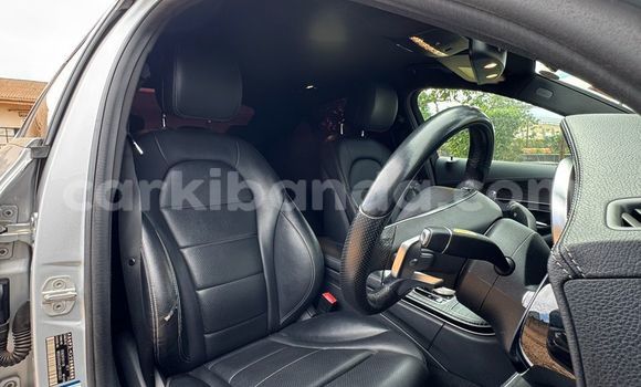 Nunua Ilio tumika Mercedes-Benz C-Classe Fedha Gari ndani ya Kampala nchini Uganda Nunua Ilio tumika Mercedes-Benz C-Classe Fedha Gari ndani ya Kampala nchini Uganda