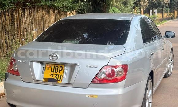 Nunua Ilio tumika Toyota Mark X Fedha Gari ndani ya Kampala nchini Uganda Nunua Ilio tumika Toyota Mark X Fedha Gari ndani ya Kampala nchini Uganda