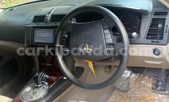 Nunua Ilio tumika Toyota Mark X Fedha Gari ndani ya Kampala nchini Uganda Nunua Ilio tumika Toyota Mark X Fedha Gari ndani ya Kampala nchini Uganda