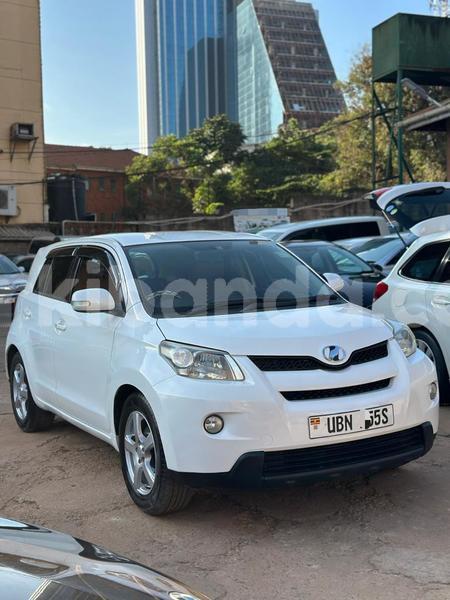 Big with watermark toyota ist uganda kampala 25831