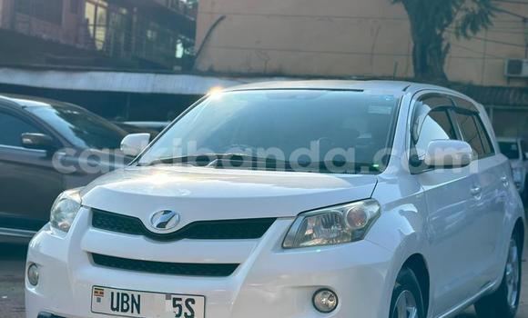 Acheter Neuf Voiture Toyota IST Blanc à Kampala, Ouganda Acheter Neuf Voiture Toyota IST Blanc à Kampala, Ouganda