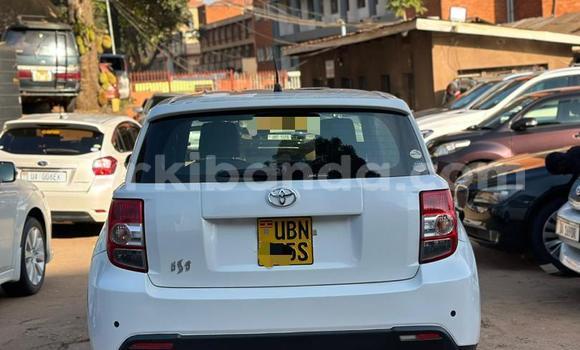 Acheter Neuf Voiture Toyota IST Blanc à Kampala, Ouganda Acheter Neuf Voiture Toyota IST Blanc à Kampala, Ouganda