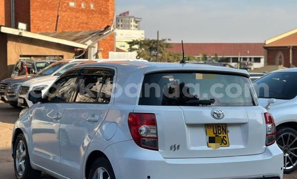 Acheter Neuf Voiture Toyota IST Blanc à Kampala, Ouganda Acheter Neuf Voiture Toyota IST Blanc à Kampala, Ouganda