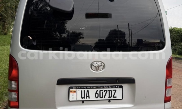 Nunua Mpya Toyota Hiace Fedha Gari ndani ya Kampala nchini Uganda Nunua Mpya Toyota Hiace Fedha Gari ndani ya Kampala nchini Uganda