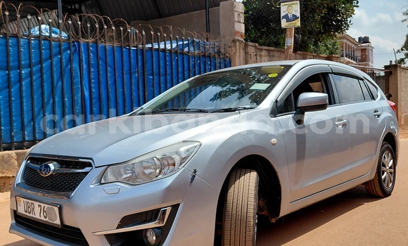 Nunua Ilio tumika Subaru Impreza Fedha Gari ndani ya Kampala nchini Uganda Nunua Ilio tumika Subaru Impreza Fedha Gari ndani ya Kampala nchini Uganda