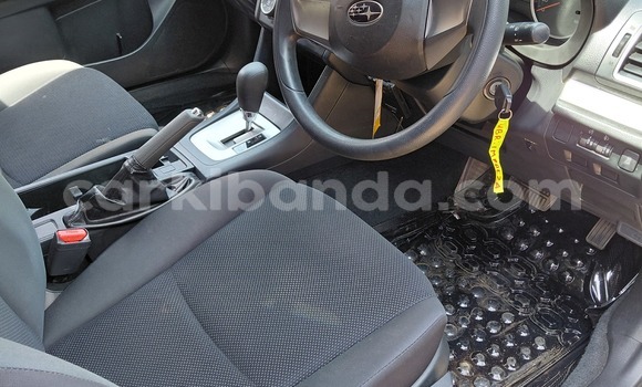 Nunua Ilio tumika Subaru Impreza Fedha Gari ndani ya Kampala nchini Uganda Nunua Ilio tumika Subaru Impreza Fedha Gari ndani ya Kampala nchini Uganda
