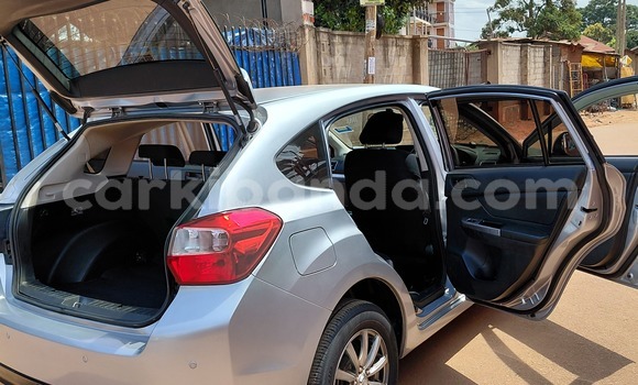 Nunua Ilio tumika Subaru Impreza Fedha Gari ndani ya Kampala nchini Uganda Nunua Ilio tumika Subaru Impreza Fedha Gari ndani ya Kampala nchini Uganda