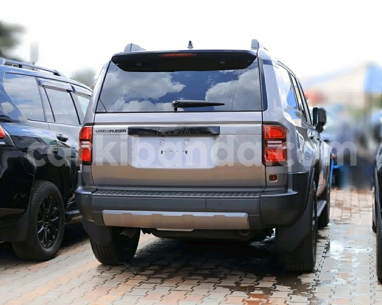 Big with watermark toyota prado uganda kampala 25841