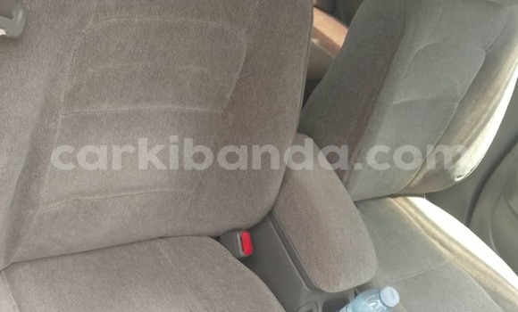Gura Yakoze AC Ace Silver Imodoka i Kampala mu Uganda Gura Yakoze AC Ace Silver Imodoka i Kampala mu Uganda