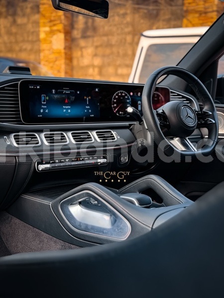 Big with watermark mercedes viano uganda masaka 25859