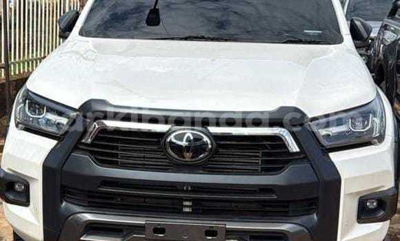 Nunua Mpya Toyota Hiluxe Revo Nyeupe Gari ndani ya Kampala nchini Uganda Nunua Mpya Toyota Hiluxe Revo Nyeupe Gari ndani ya Kampala nchini Uganda
