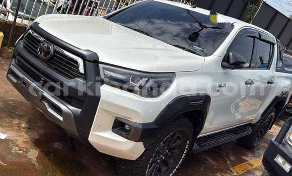 Gura Nshya Toyota Hiluxe Revo White Imodoka i Kampala mu Uganda Gura Nshya Toyota Hiluxe Revo White Imodoka i Kampala mu Uganda