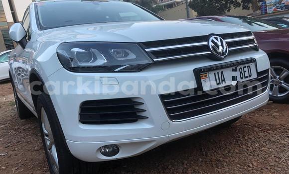Nunua Mpya Volkswagen Touareg Nyeupe Gari ndani ya Kampala nchini Uganda Nunua Mpya Volkswagen Touareg Nyeupe Gari ndani ya Kampala nchini Uganda