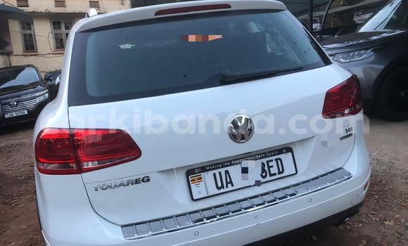 Nunua Mpya Volkswagen Touareg Nyeupe Gari ndani ya Kampala nchini Uganda Nunua Mpya Volkswagen Touareg Nyeupe Gari ndani ya Kampala nchini Uganda