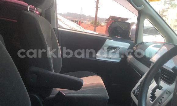 Gura Nshya Toyota Noah Other Imodoka i Kampala mu Uganda Gura Nshya Toyota Noah Other Imodoka i Kampala mu Uganda