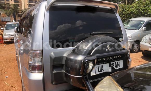 Gura Nshya Mitsubishi Pajero Silver Imodoka i Kampala mu Uganda Gura Nshya Mitsubishi Pajero Silver Imodoka i Kampala mu Uganda