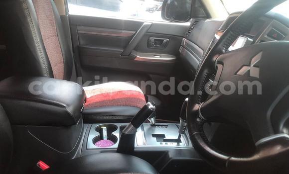 Gura Nshya Mitsubishi Pajero Silver Imodoka i Kampala mu Uganda Gura Nshya Mitsubishi Pajero Silver Imodoka i Kampala mu Uganda