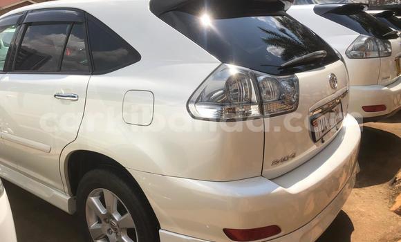 Gura Nshya Toyota Harrier White Imodoka i Kampala mu Uganda Gura Nshya Toyota Harrier White Imodoka i Kampala mu Uganda