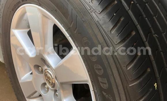 Gura Nshya Toyota Harrier White Imodoka i Kampala mu Uganda Gura Nshya Toyota Harrier White Imodoka i Kampala mu Uganda