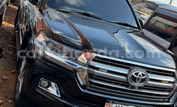 Nunua Mpya Toyota Land Cruiser Nyeusi Gari ndani ya Kampala nchini Uganda Nunua Mpya Toyota Land Cruiser Nyeusi Gari ndani ya Kampala nchini Uganda