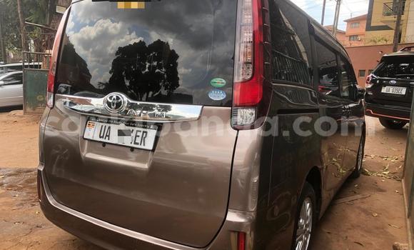 Nunua Mpya Toyota Noah Nyingine Gari ndani ya Kampala nchini Uganda Nunua Mpya Toyota Noah Nyingine Gari ndani ya Kampala nchini Uganda