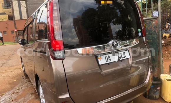 Nunua Mpya Toyota Noah Nyingine Gari ndani ya Kampala nchini Uganda Nunua Mpya Toyota Noah Nyingine Gari ndani ya Kampala nchini Uganda