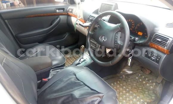 Buy Used Toyota Avensis Silver Car in Kampala in Uganda Buy Used Toyota Avensis Silver Car in Kampala in Uganda