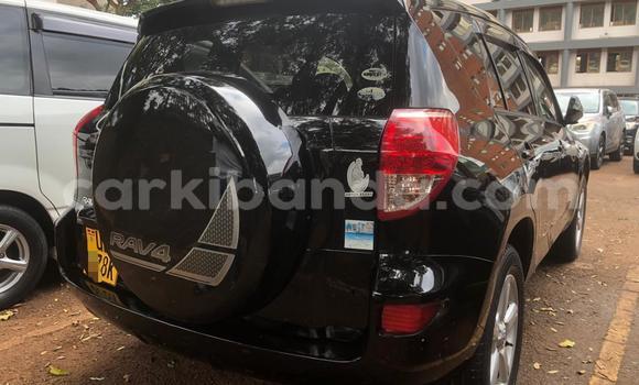 Gura Nshya Toyota RAV4 Black Imodoka i Kampala mu Uganda Gura Nshya Toyota RAV4 Black Imodoka i Kampala mu Uganda