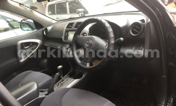 Gura Nshya Toyota RAV4 Black Imodoka i Kampala mu Uganda Gura Nshya Toyota RAV4 Black Imodoka i Kampala mu Uganda